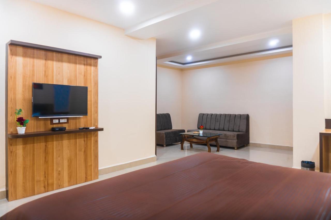 Geet Kavya Inn Бхопал Экстерьер фото